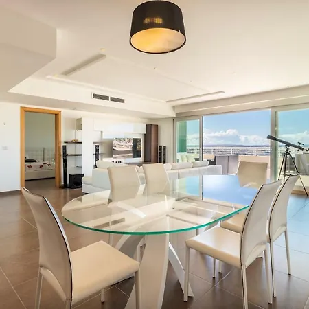 With View And Pool Apartment Sliema