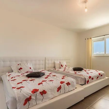 With View And Pool Apartament Sliema