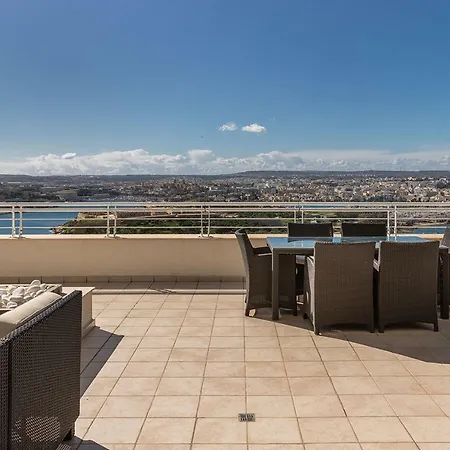 Lägenhet With View And Pool Sliema